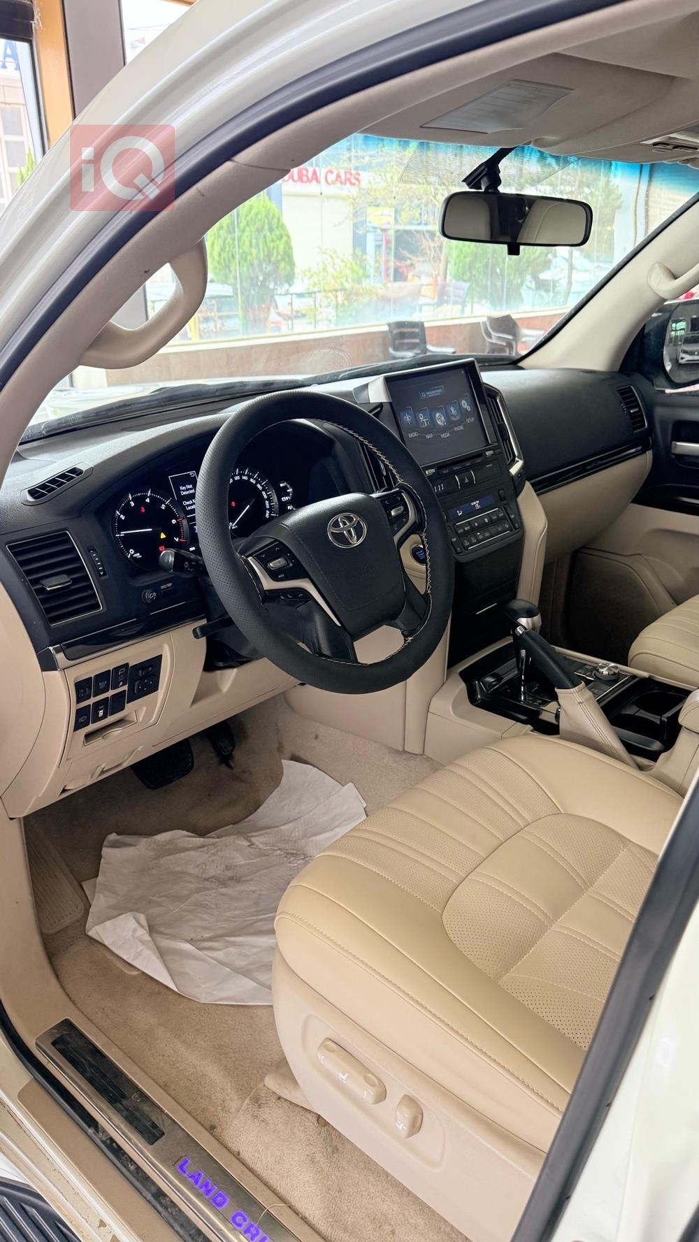 تويوتا لاندكروزر